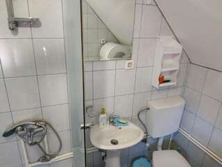 Проживание в семье Sobe KALJEVIĆ Жабляк Трехместный номер-4